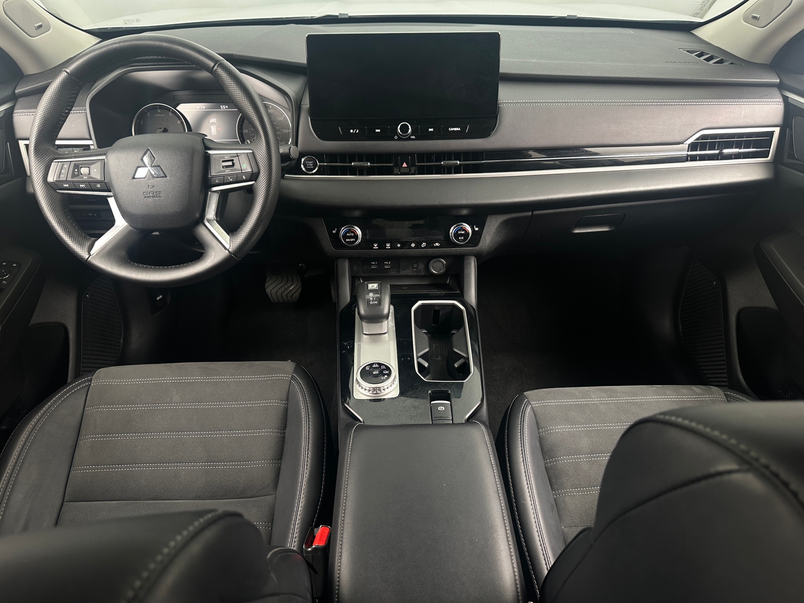 Thumbnail: 2025 Mitsubishi Outlander - 2