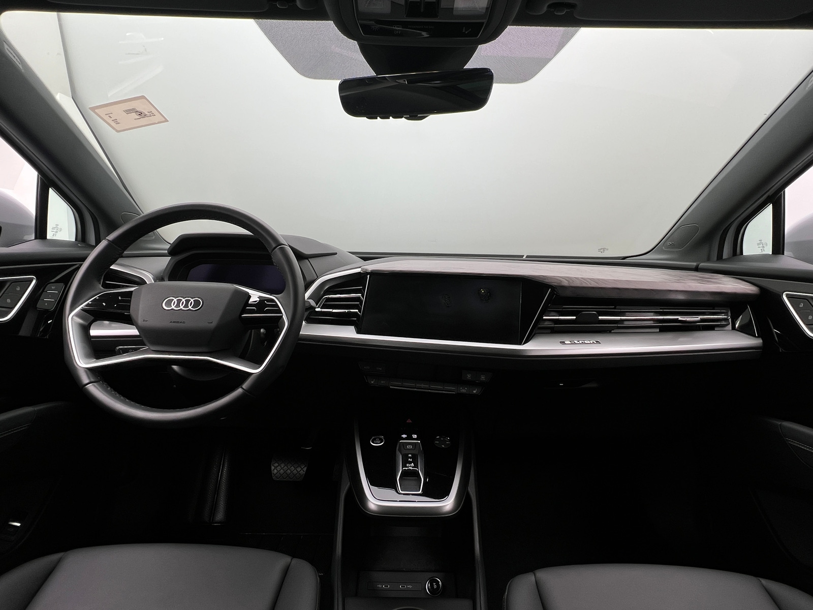 Thumbnail: 2024 Audi Q4 e-tron - 2