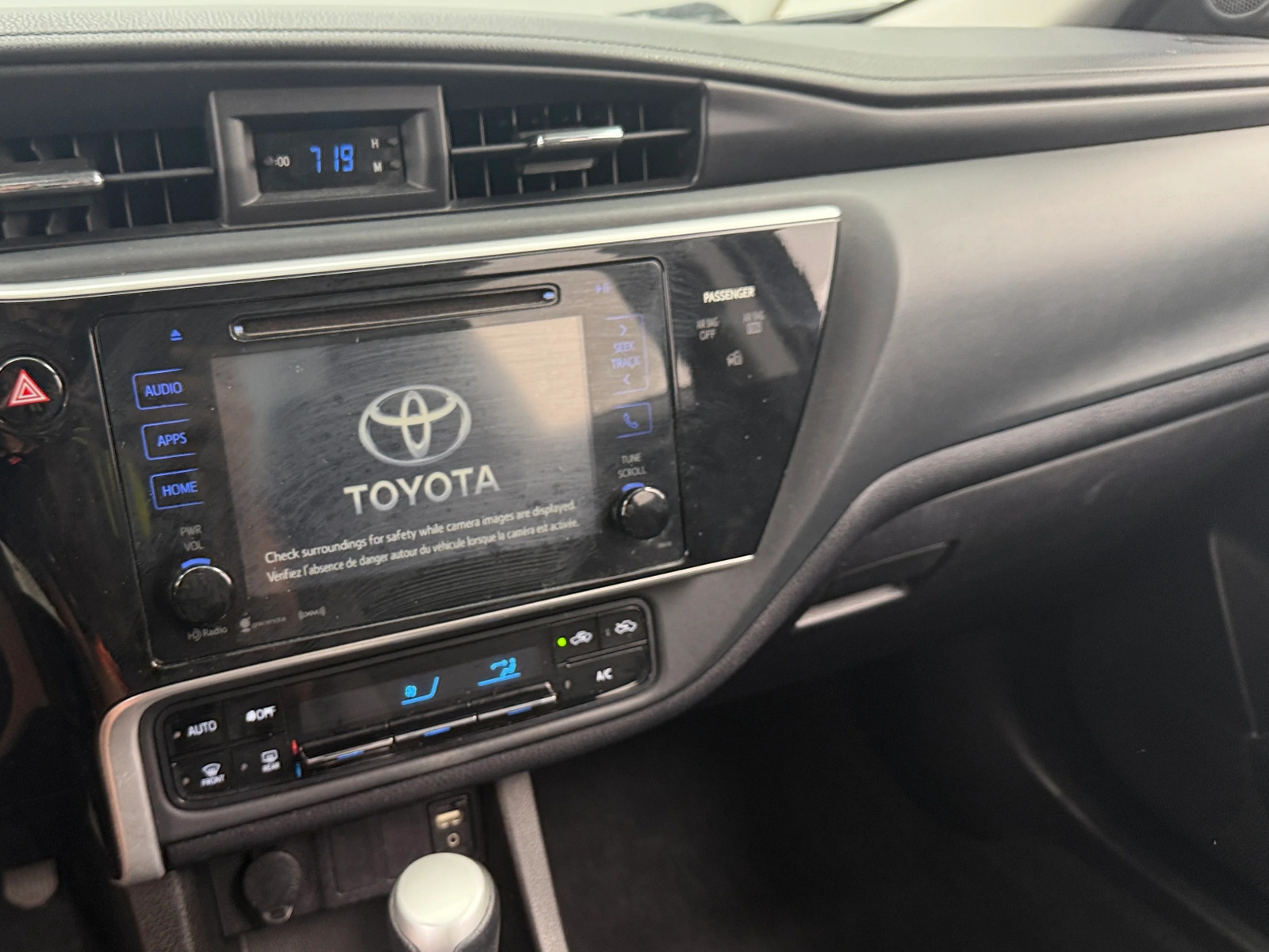 Thumbnail: 2017 Toyota Corolla - 4