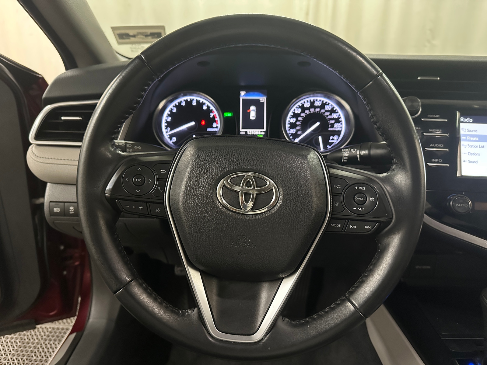 Thumbnail: 2018 Toyota Camry - 4