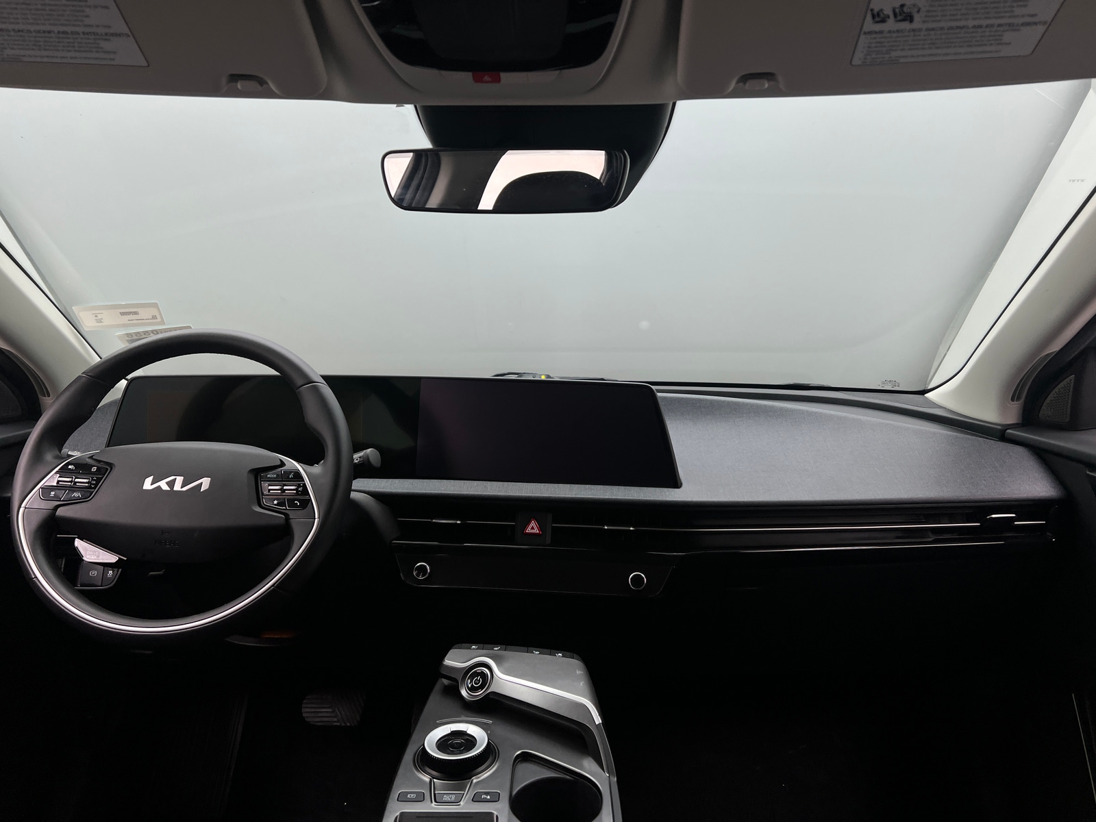 Thumbnail: 2022 Kia EV6 - 2