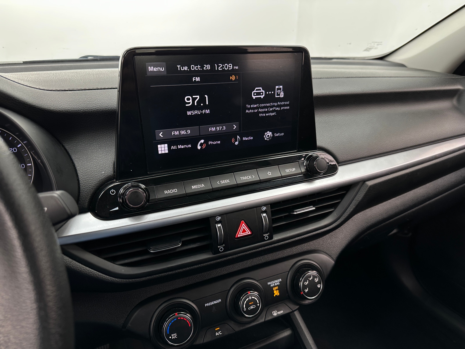 Thumbnail: 2024 Kia Forte - 4