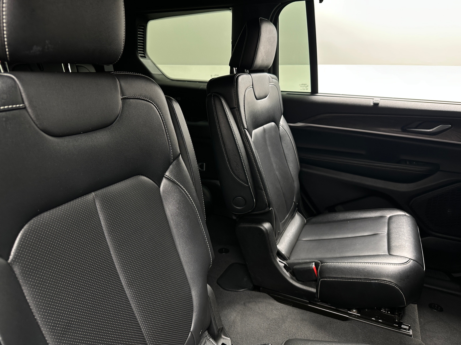 Thumbnail: 2024 Jeep Grand Cherokee L - 5