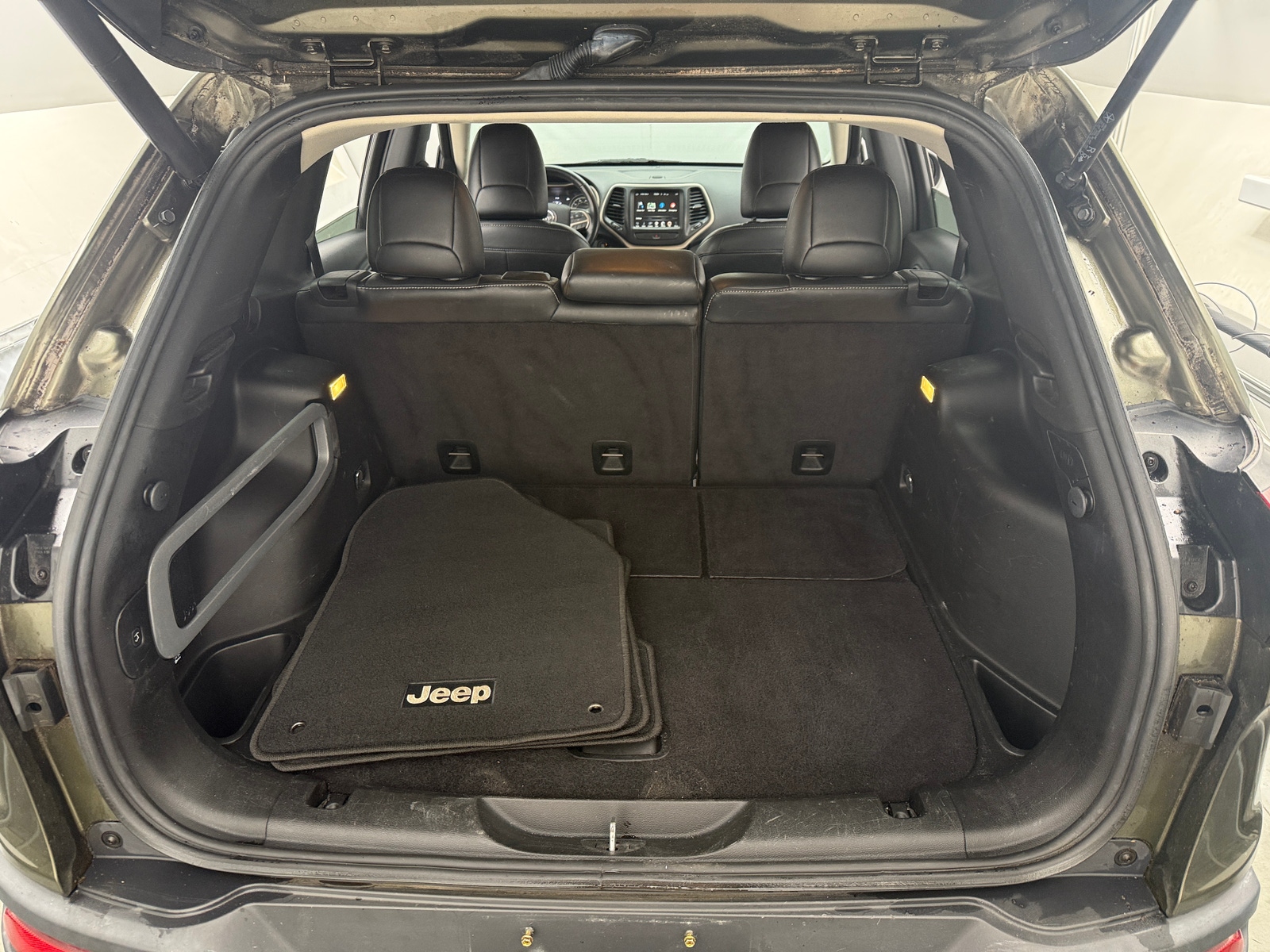 Thumbnail: 2015 Jeep Cherokee - 6