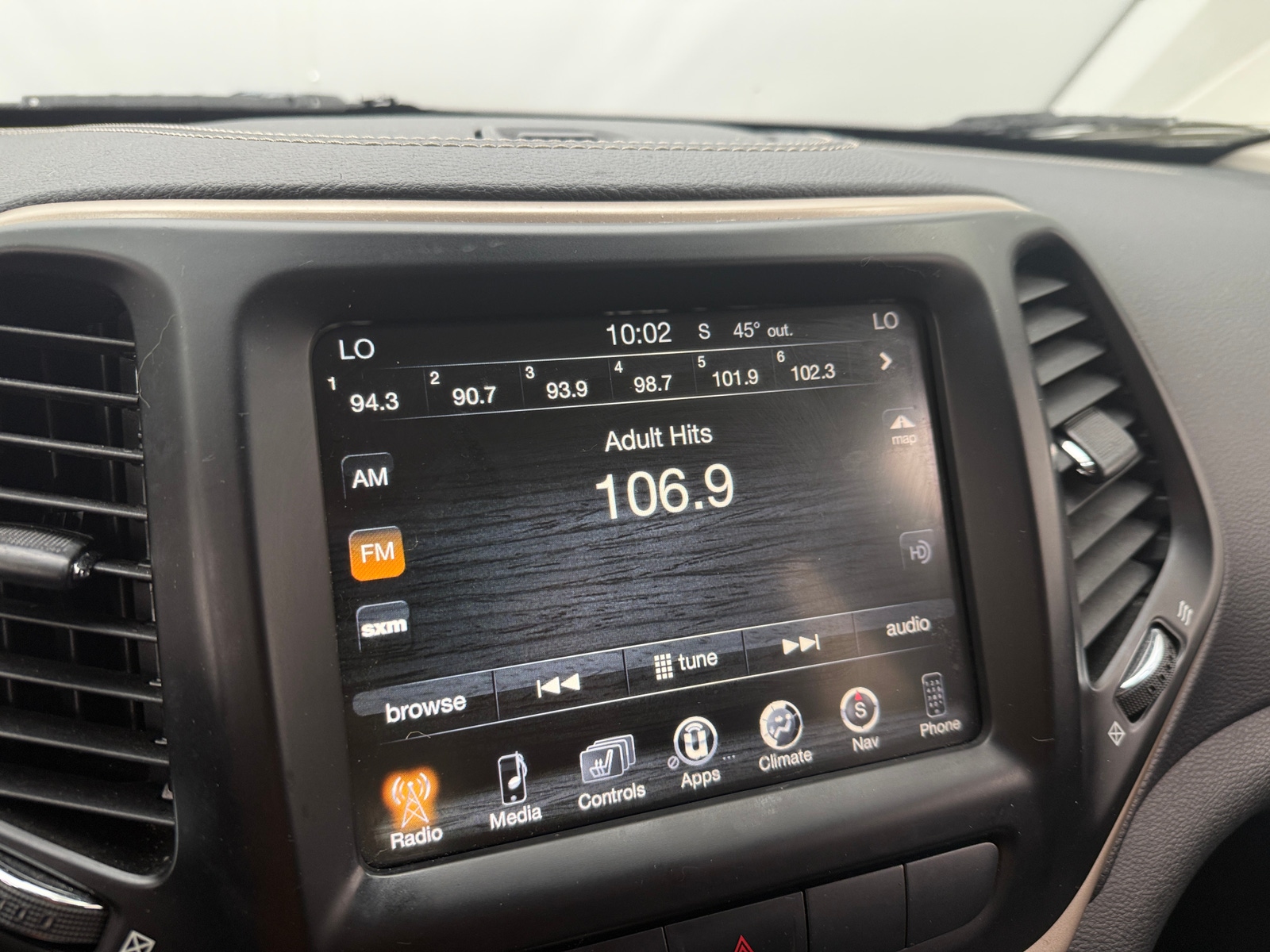 Thumbnail: 2015 Jeep Cherokee - 3