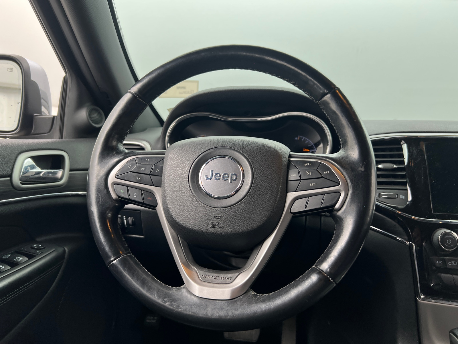 Thumbnail: 2022 Jeep Grand Cherokee - 4