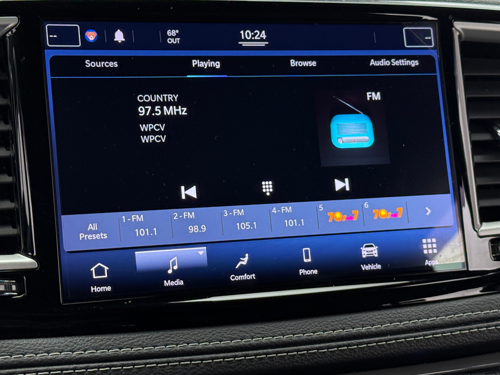 Thumbnail: 2021 Chrysler Pacifica - 4