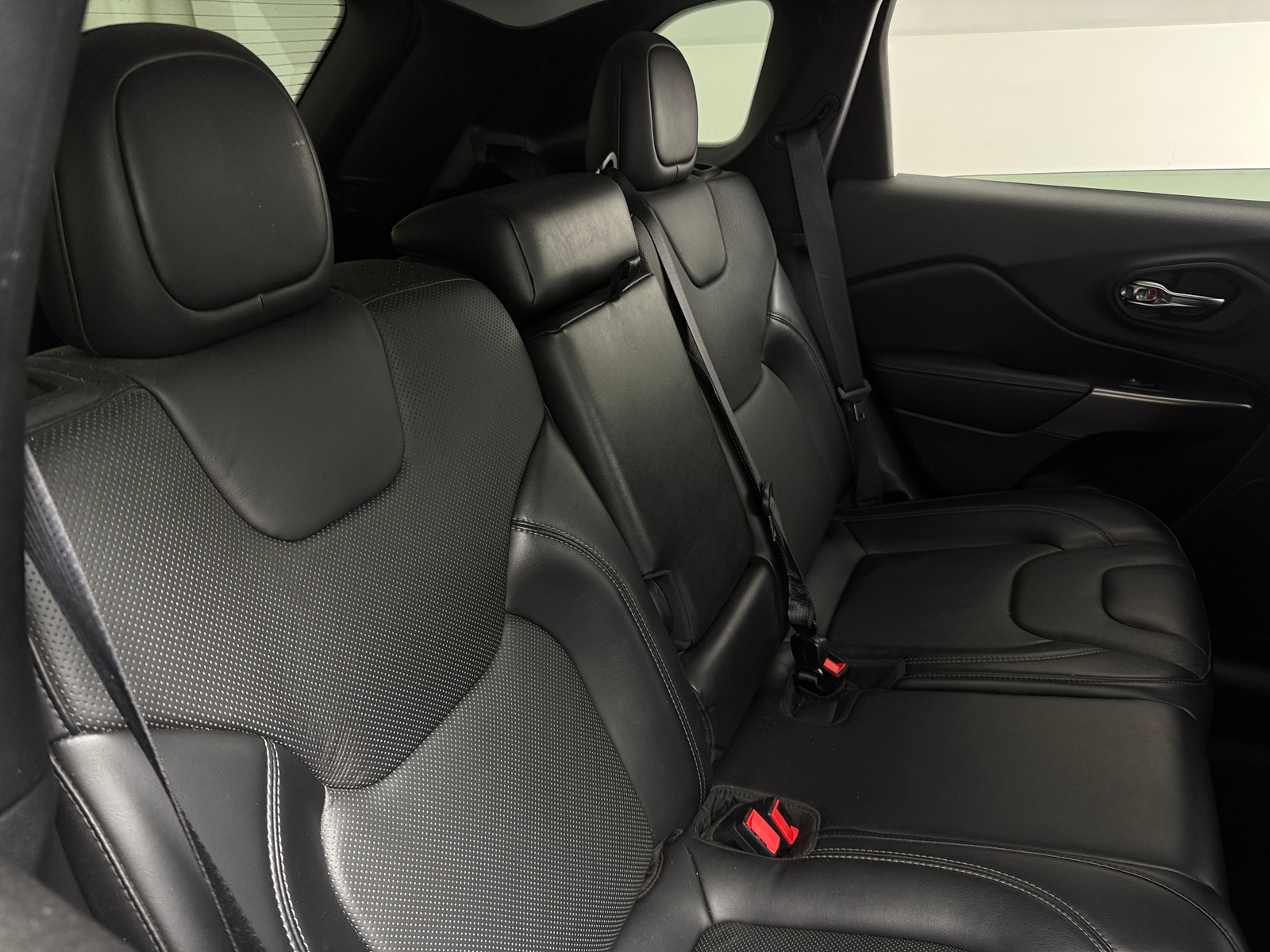 Thumbnail: 2020 Jeep Cherokee - 5