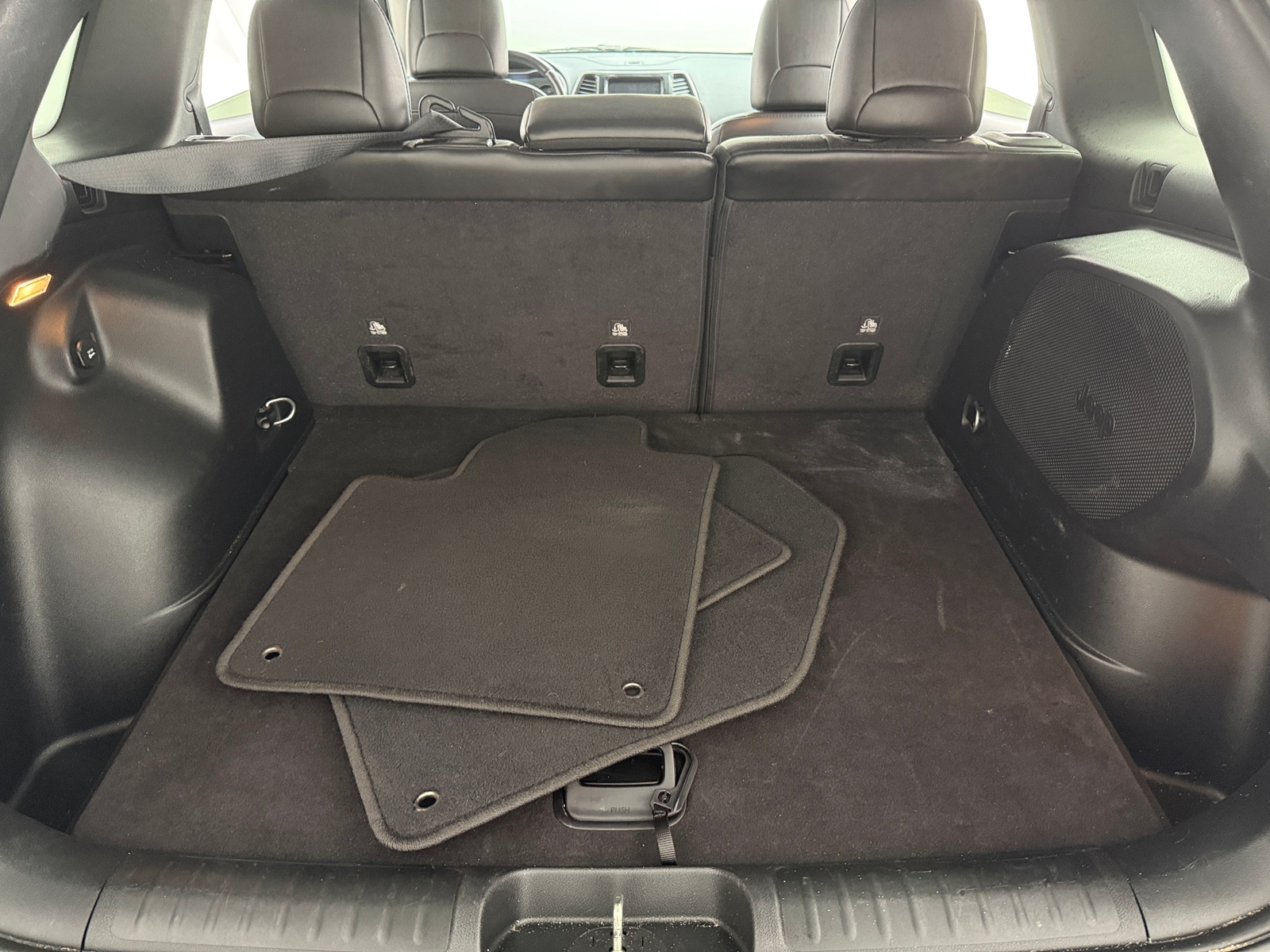 Thumbnail: 2020 Jeep Cherokee - 6