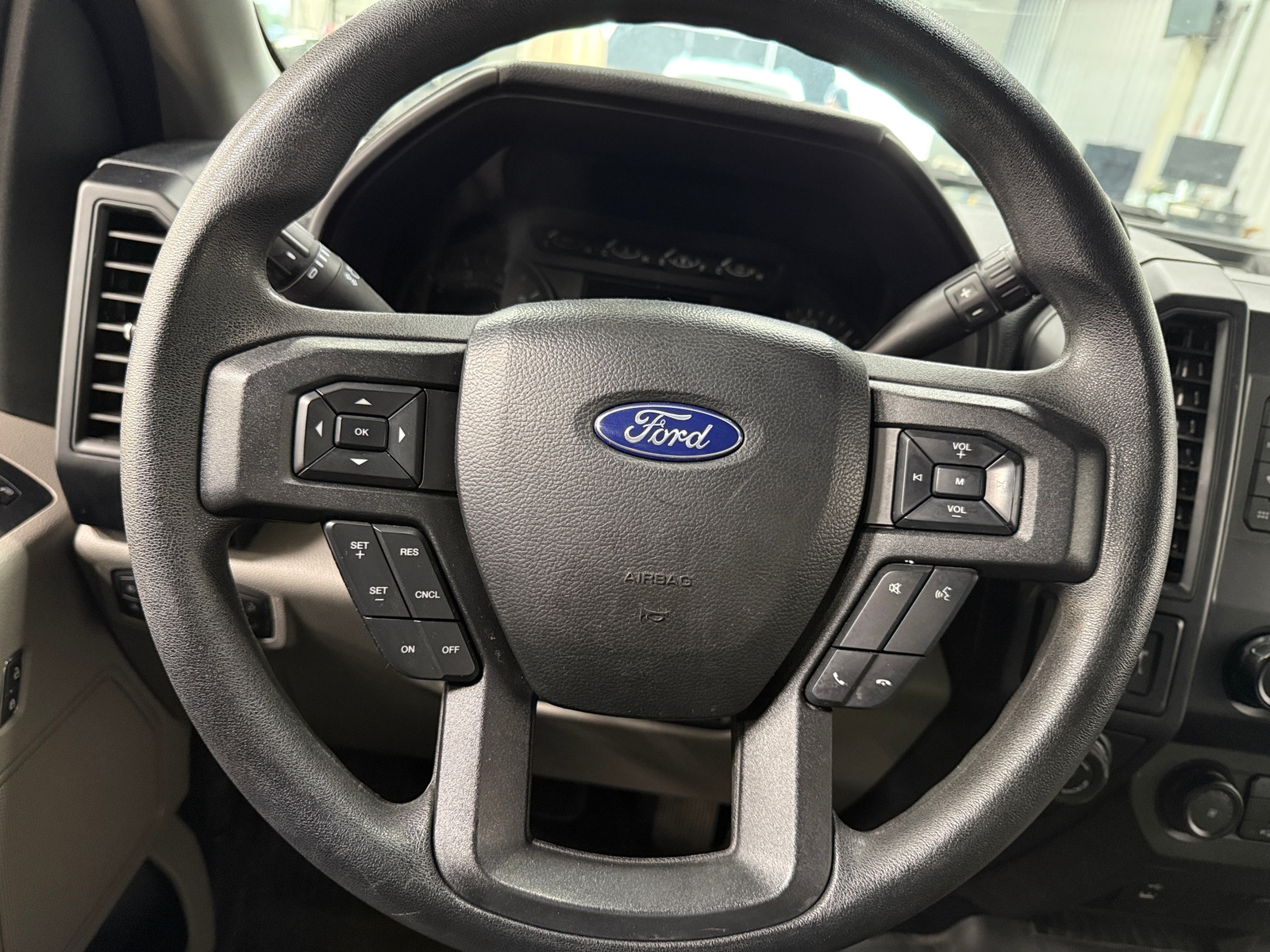 Thumbnail: 2019 Ford Econoline - 5