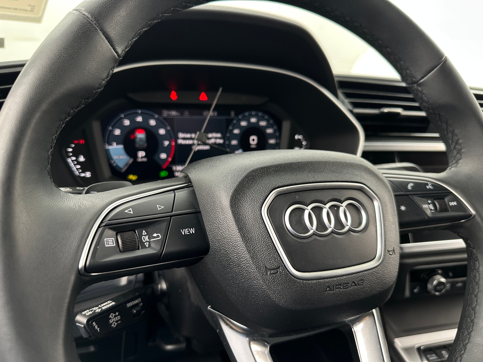 Thumbnail: 2025 Audi Q3 - 4