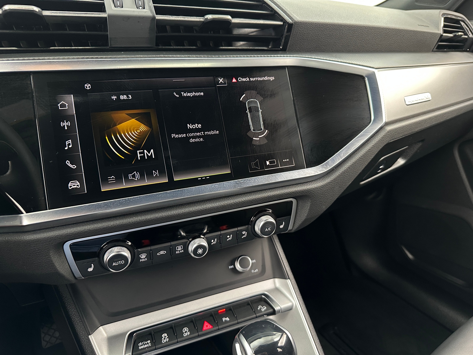 Thumbnail: 2025 Audi Q3 - 3