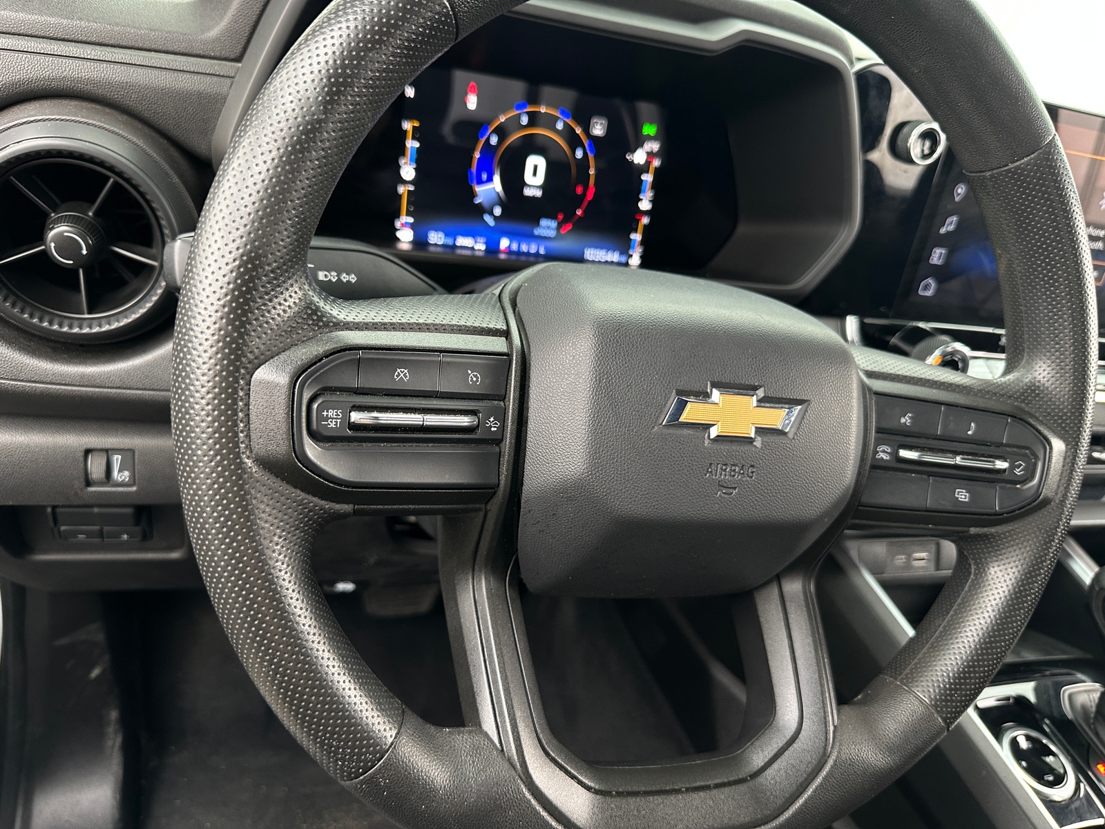 Thumbnail: 2023 Chevrolet Colorado - 5