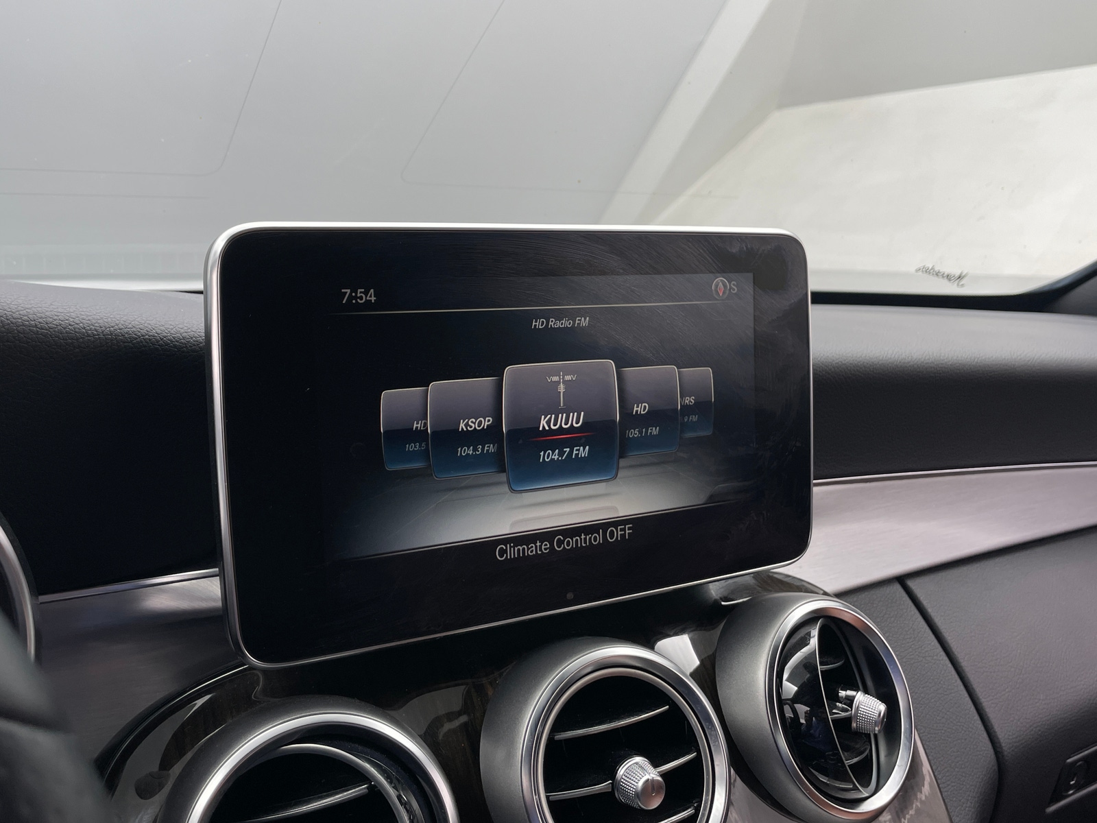 Thumbnail: 2018 Mercedes-Benz C-Class - 3