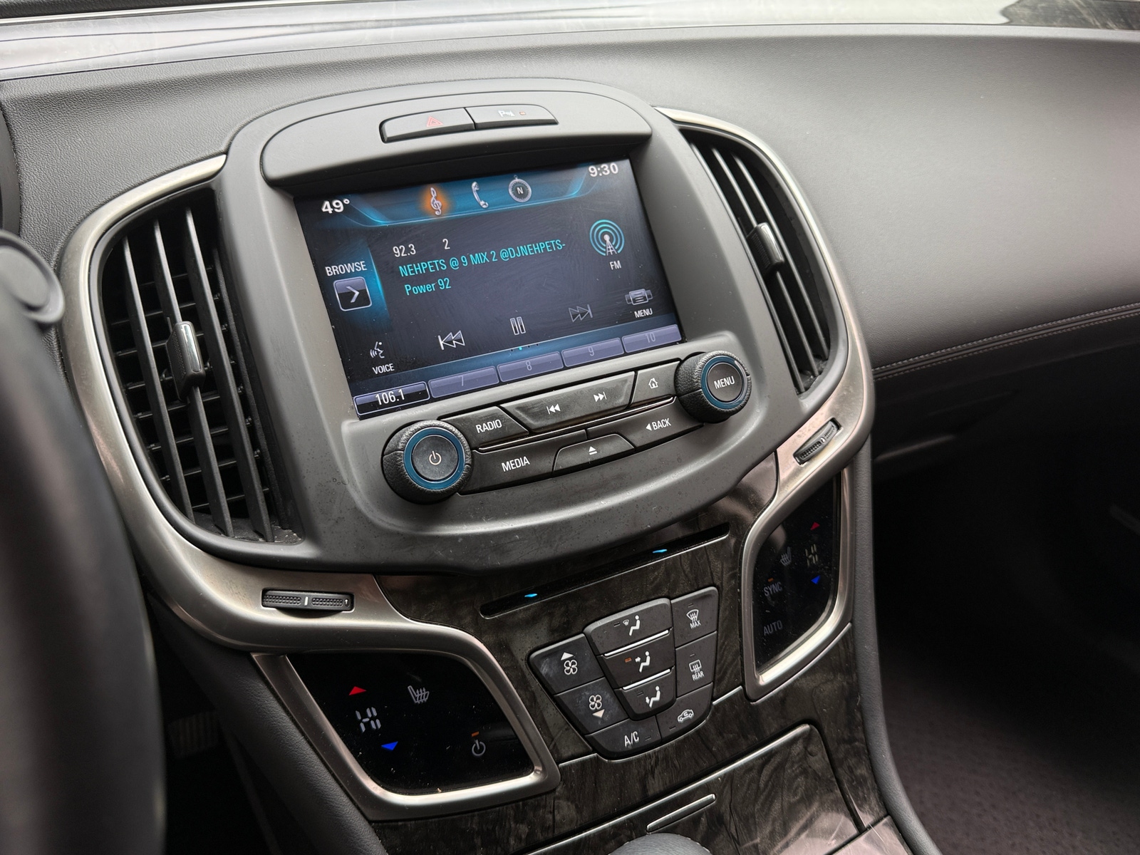 Thumbnail: 2015 Buick LaCrosse - 3