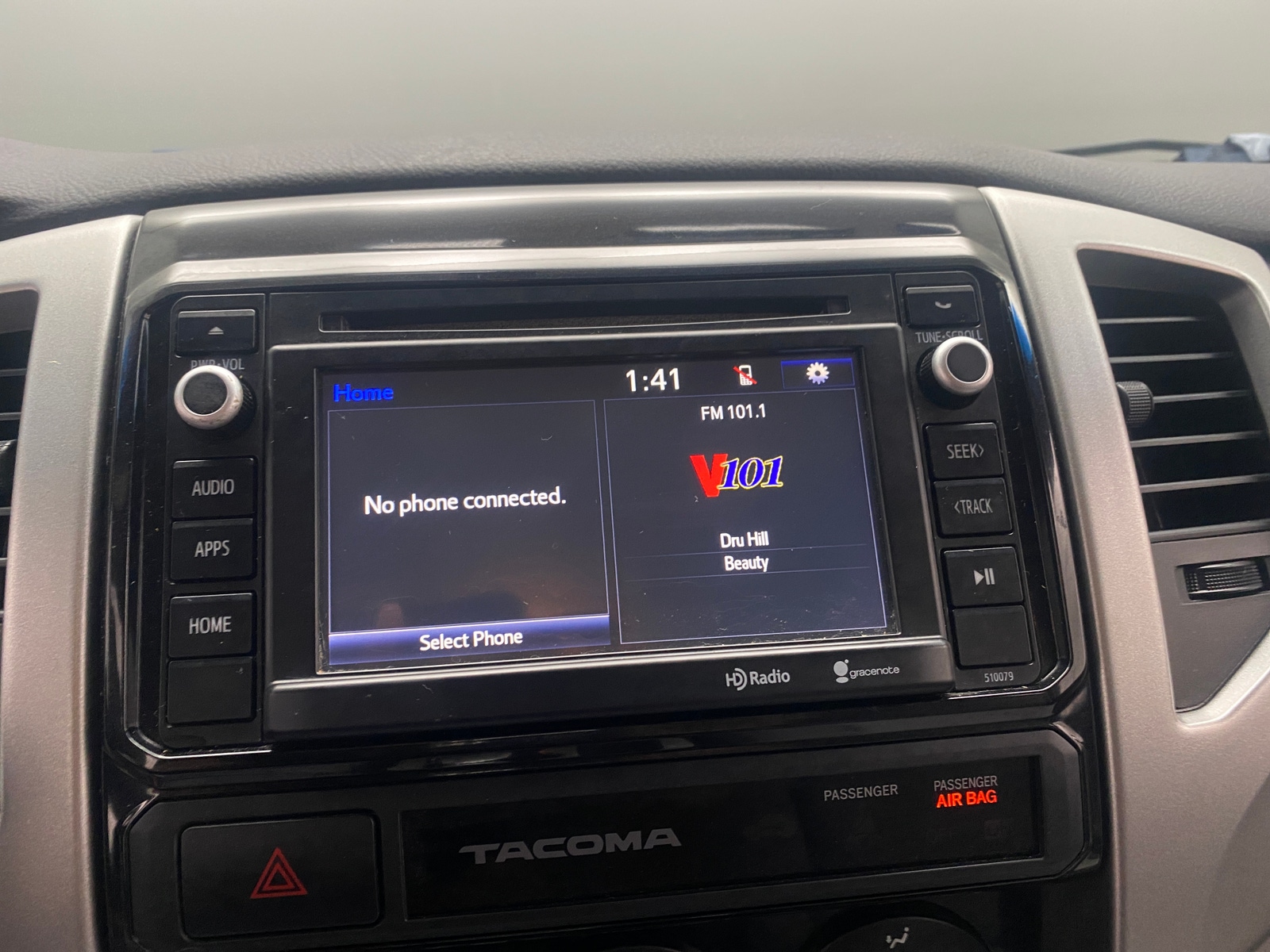 Thumbnail: 2015 Toyota Tacoma - 4