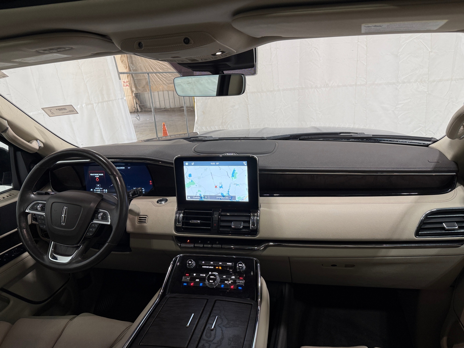 Thumbnail: 2019 Lincoln Navigator L - 2