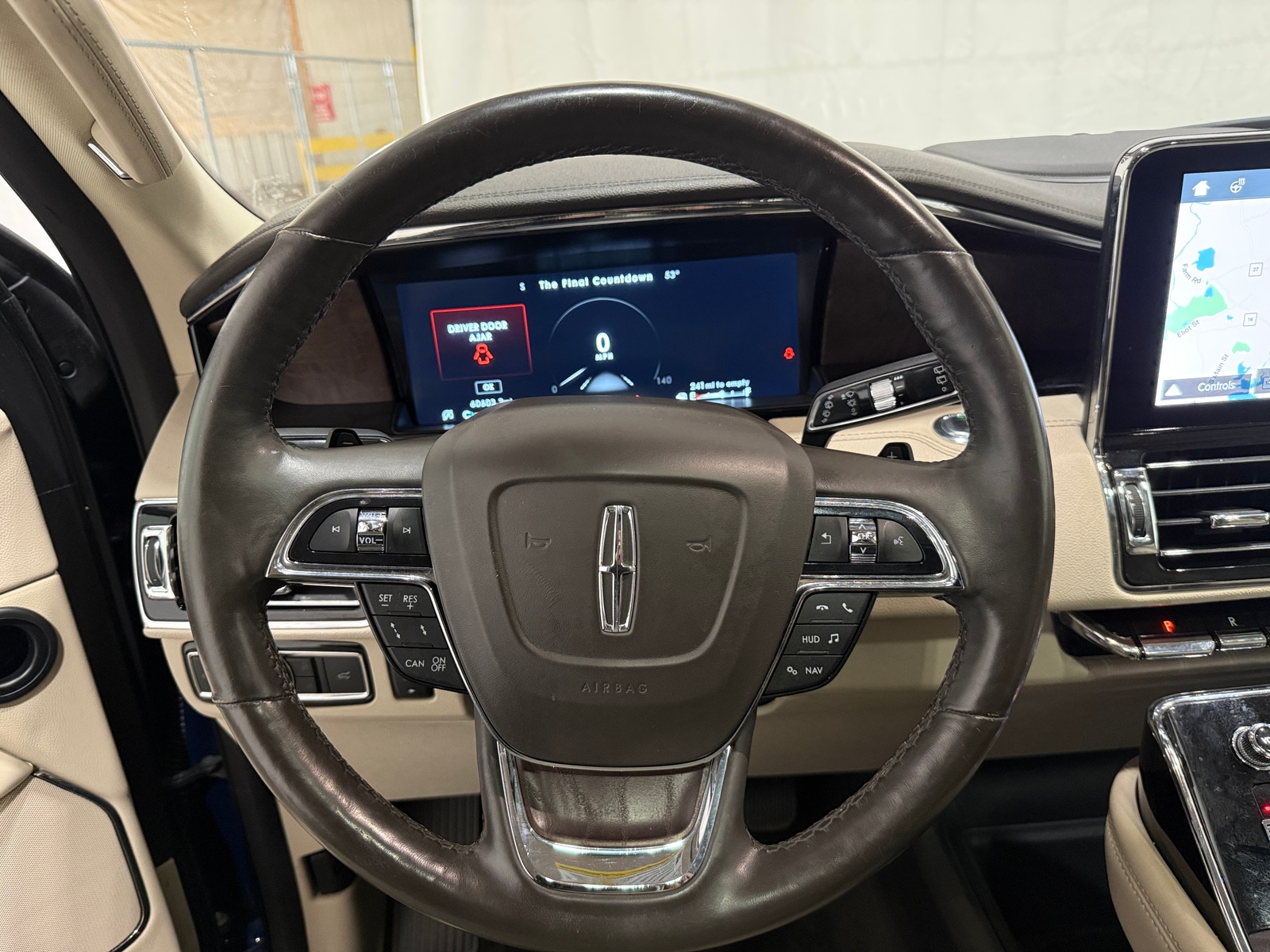 Thumbnail: 2019 Lincoln Navigator L - 4