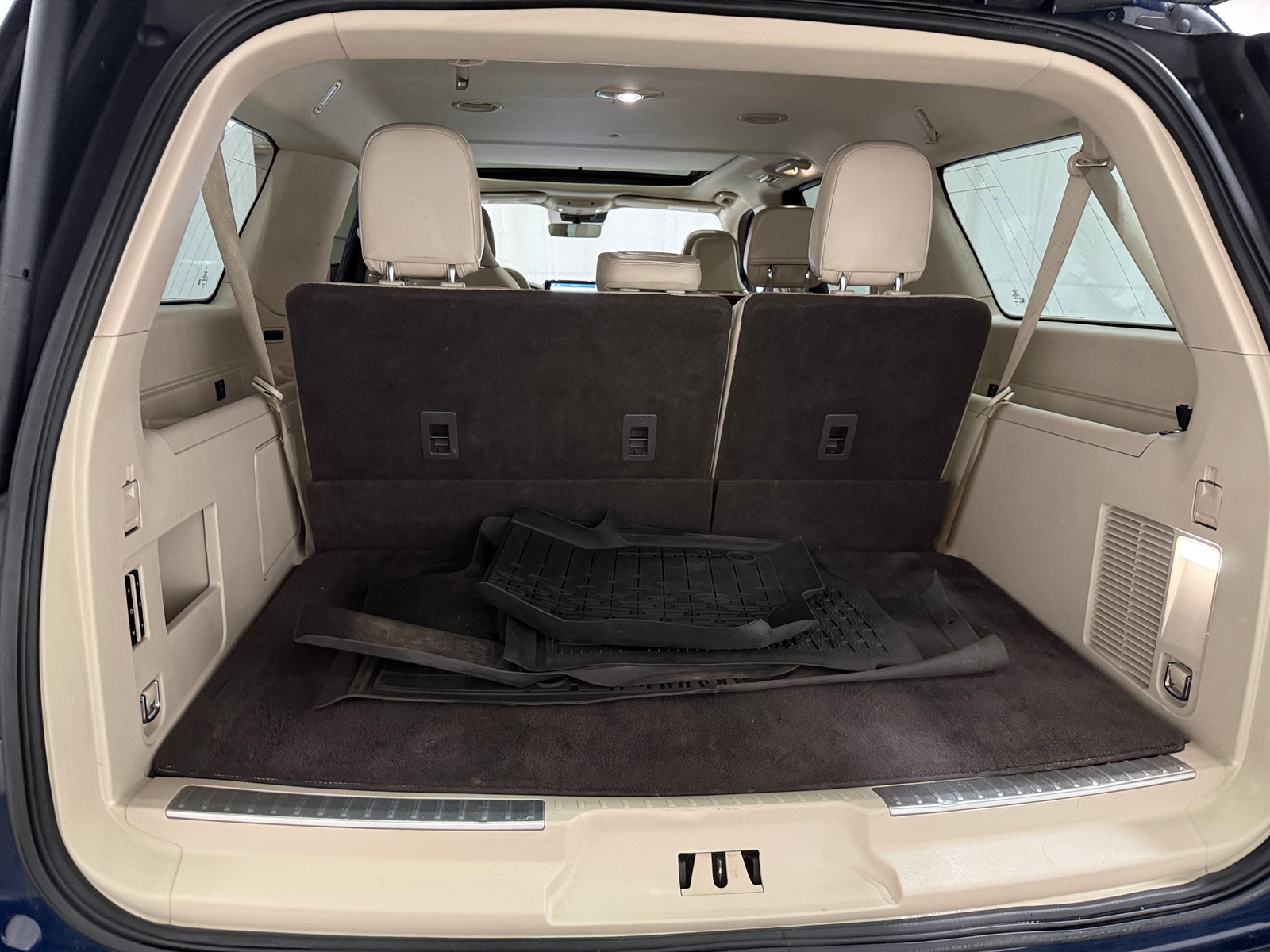 Thumbnail: 2019 Lincoln Navigator L - 6