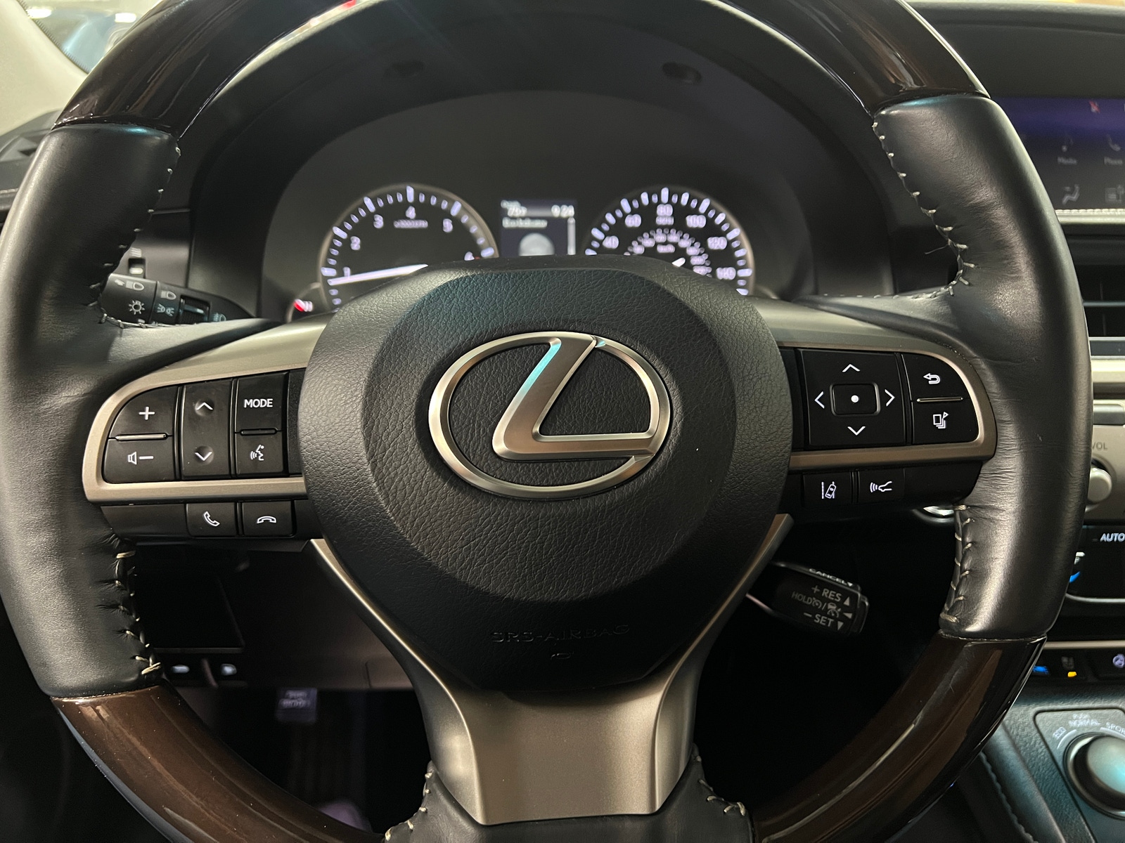 Thumbnail: 2017 Lexus ES - 4