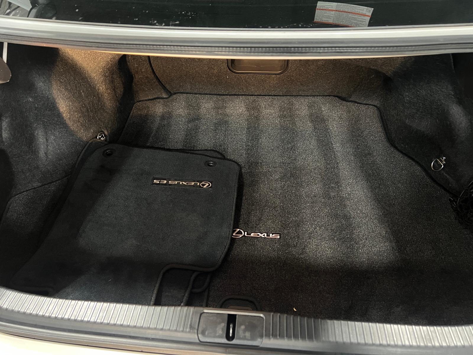 Thumbnail: 2017 Lexus ES - 6