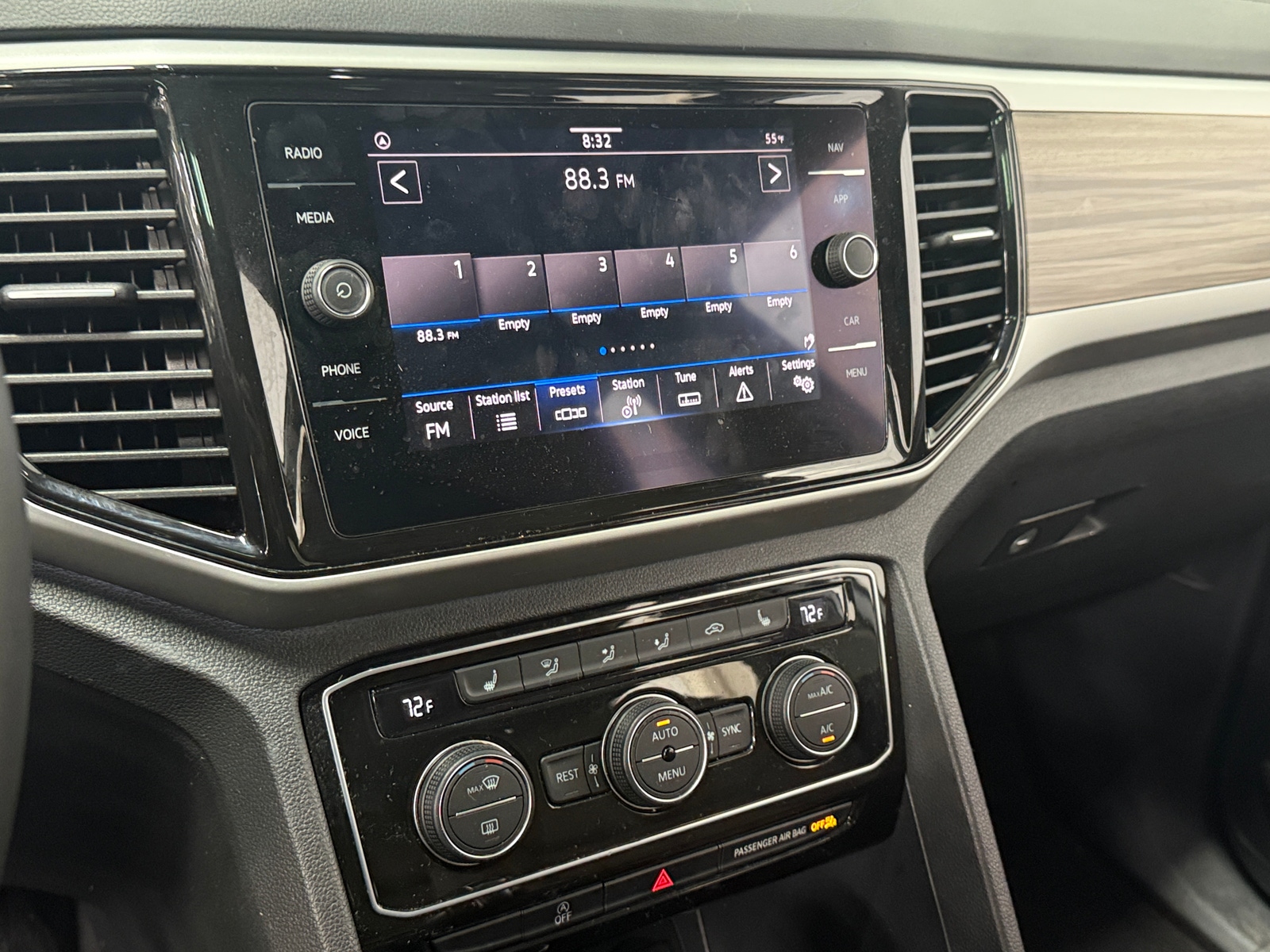 Thumbnail: 2021 Volkswagen Atlas - 4