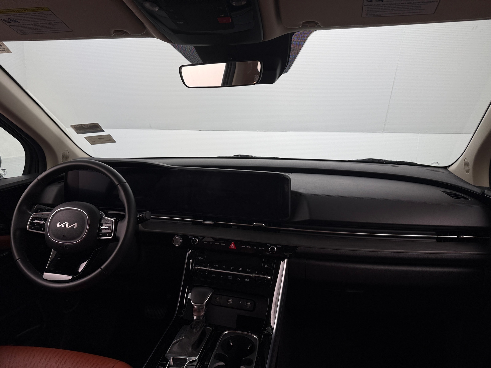 Thumbnail: 2023 Kia Carnival - 2