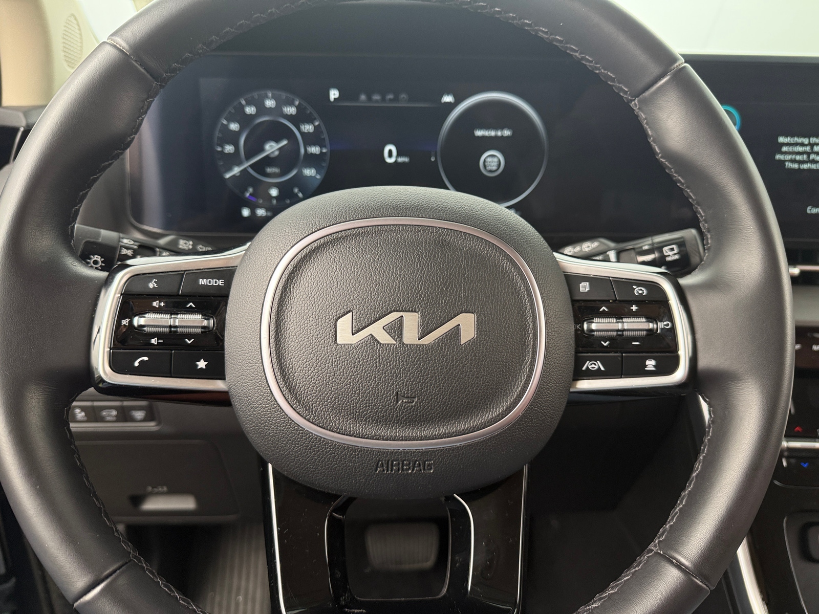 Thumbnail: 2023 Kia Carnival - 4