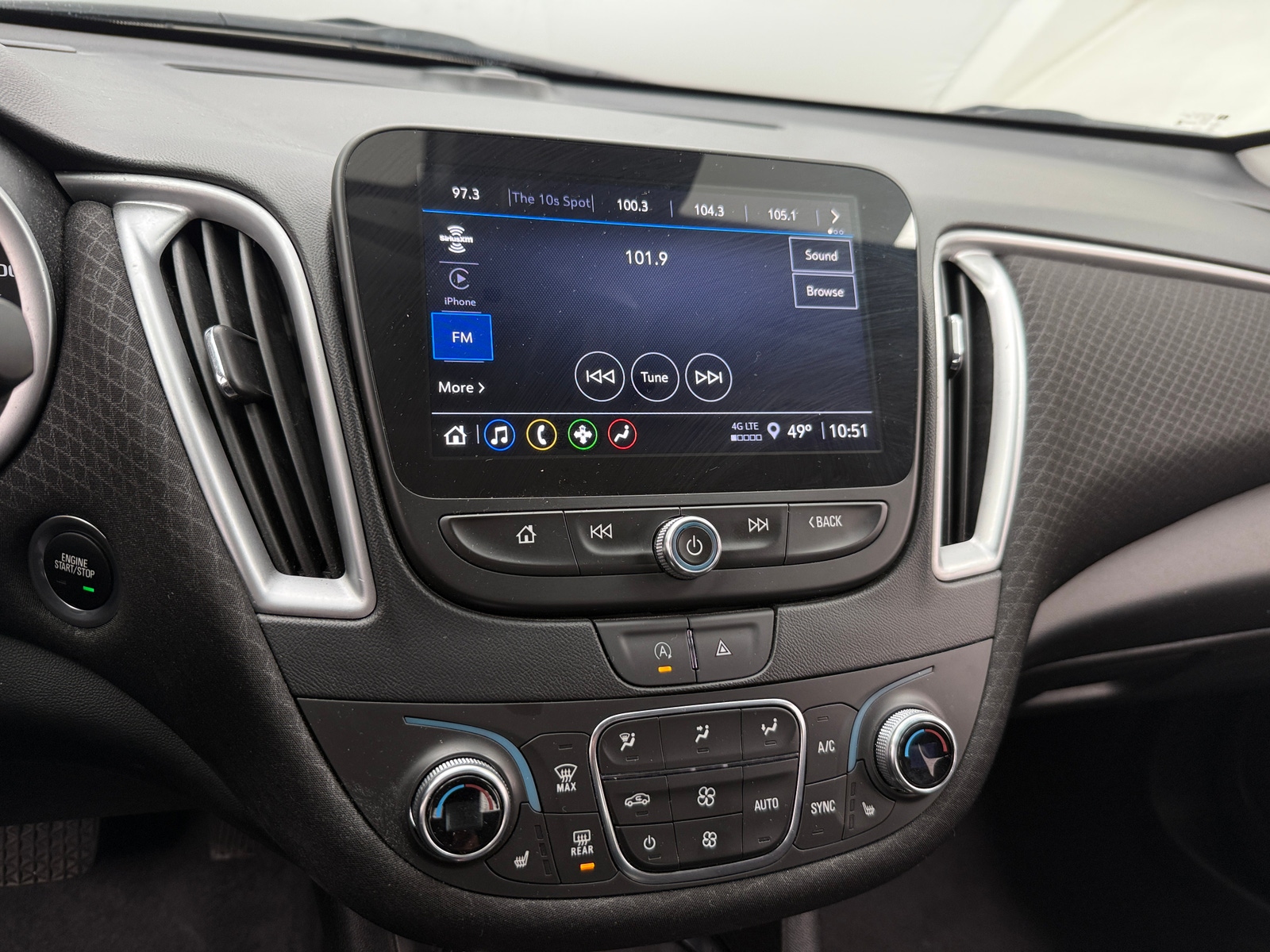 Thumbnail: 2023 Chevrolet Malibu - 4