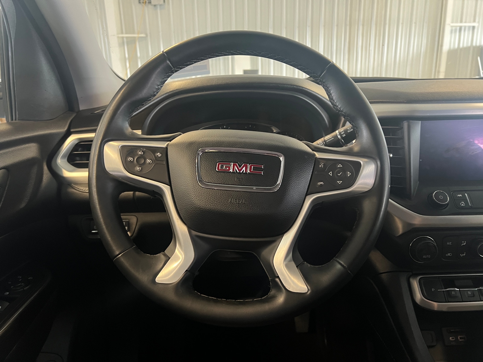 Thumbnail: 2023 GMC Acadia - 4