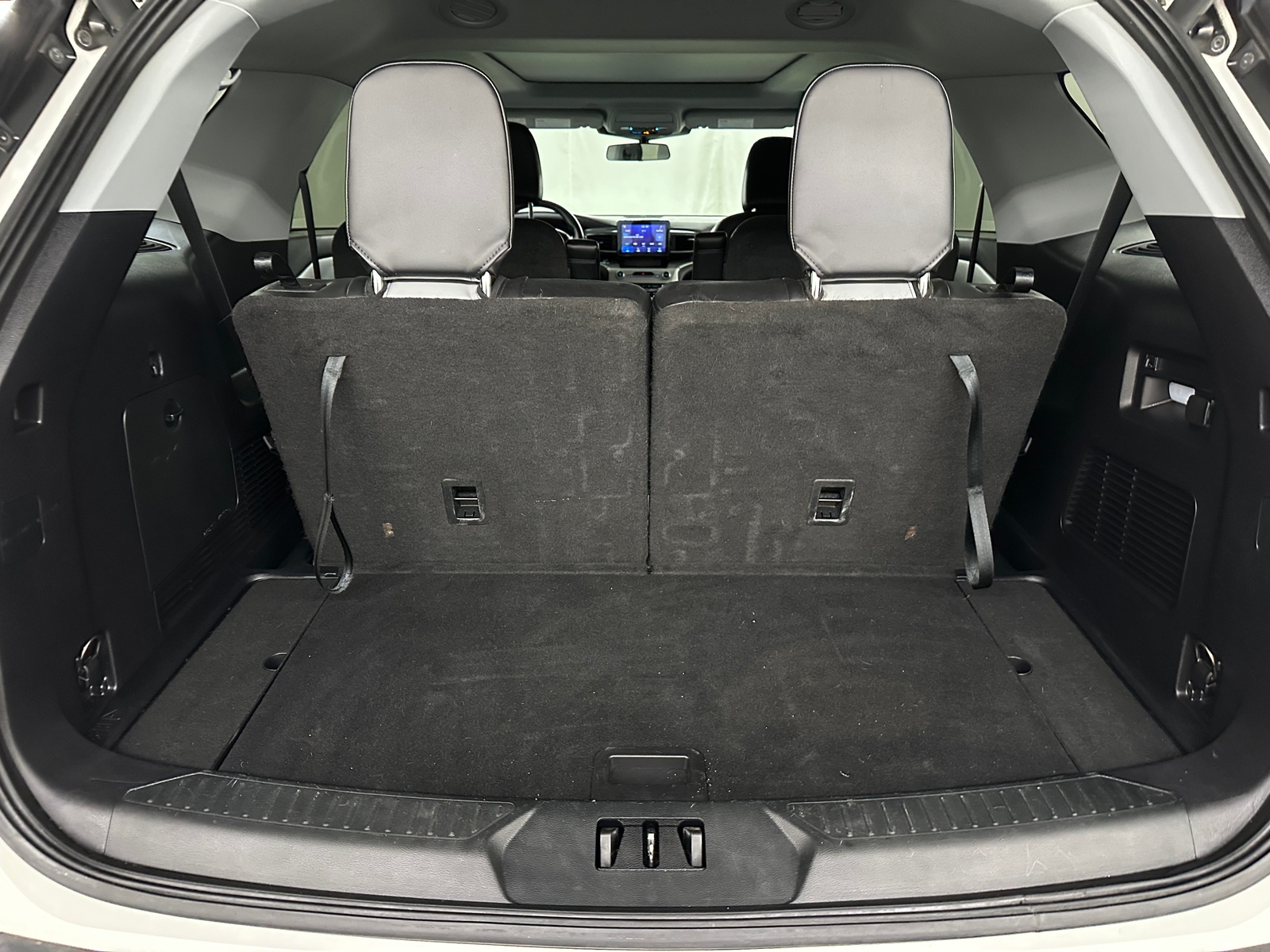 Thumbnail: 2021 Ford Explorer - 7