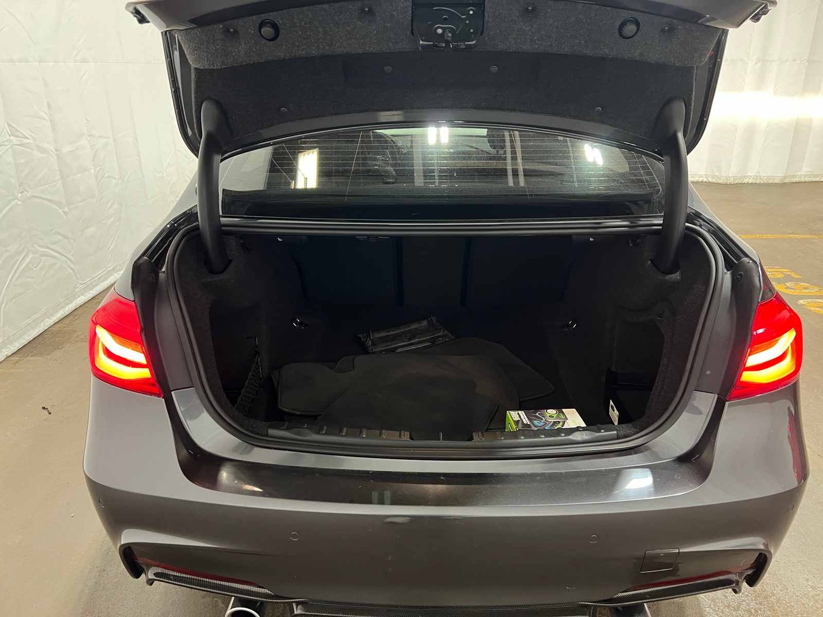 Thumbnail: 2017 BMW 3 Series - 6