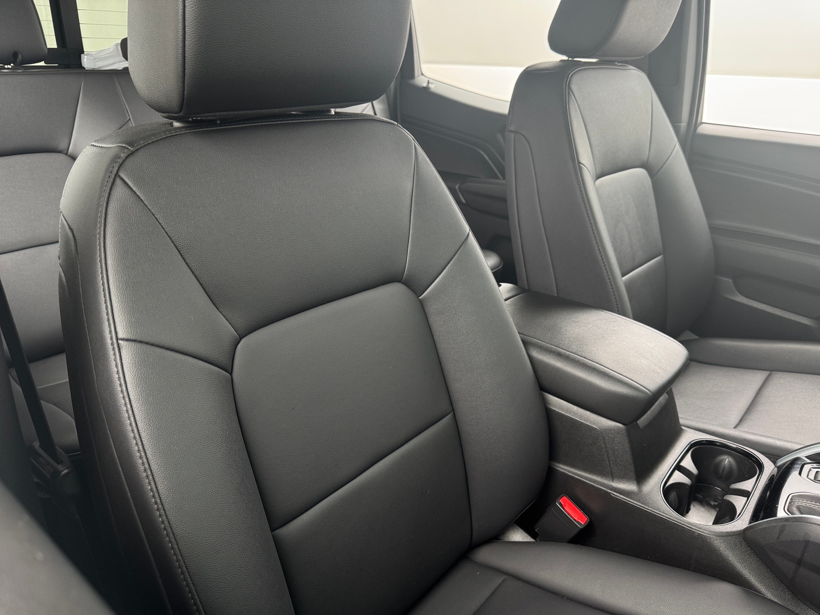 Thumbnail: 2024 Chevrolet Colorado - 2