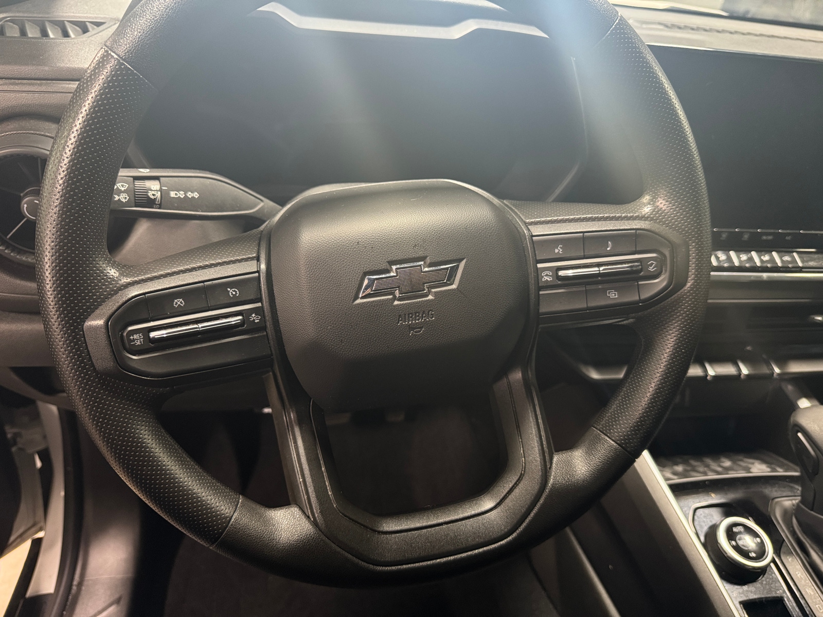 Thumbnail: 2024 Chevrolet Colorado - 5