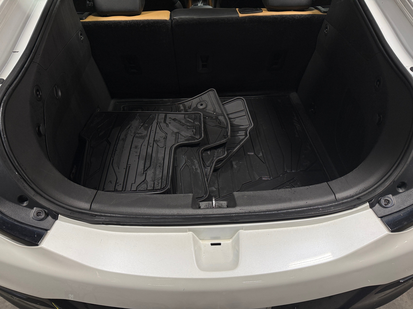 Thumbnail: 2016 Chevrolet Volt - 6