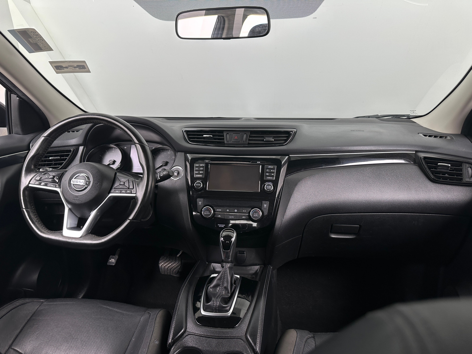 Thumbnail: 2018 Nissan Rogue Sport - 2