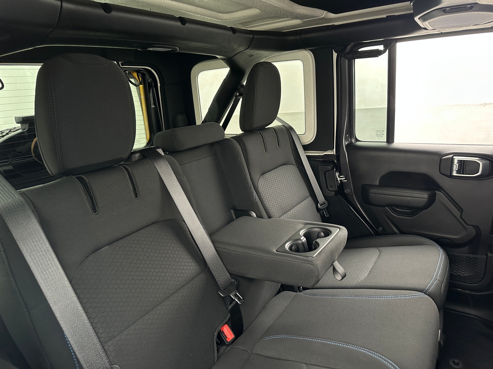 Thumbnail: 2022 Jeep Wrangler - 6