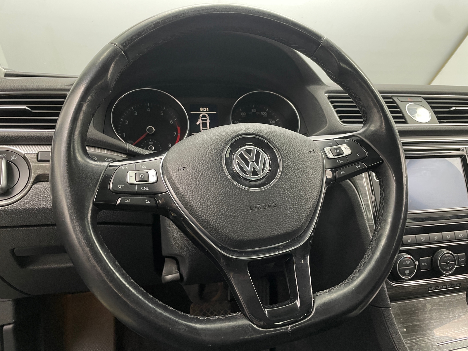 Thumbnail: 2016 Volkswagen Passat - 4