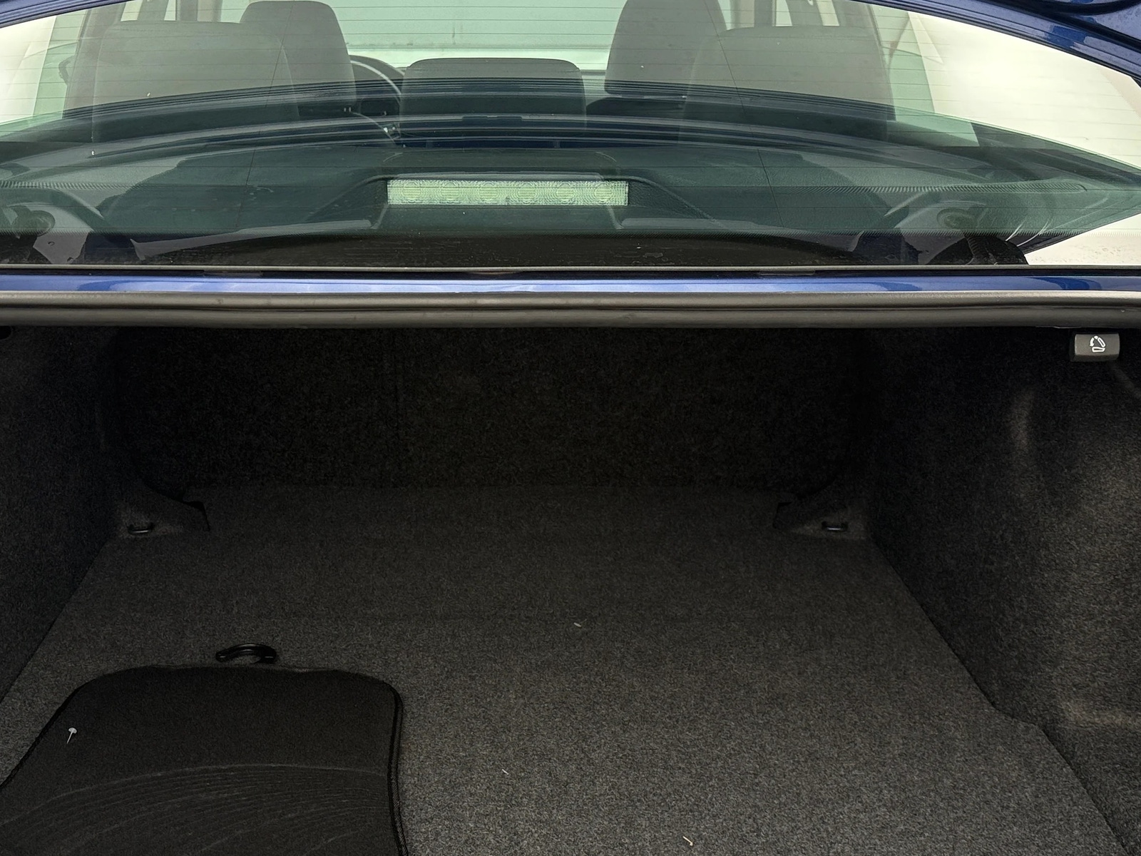 Thumbnail: 2016 Volkswagen Passat - 6