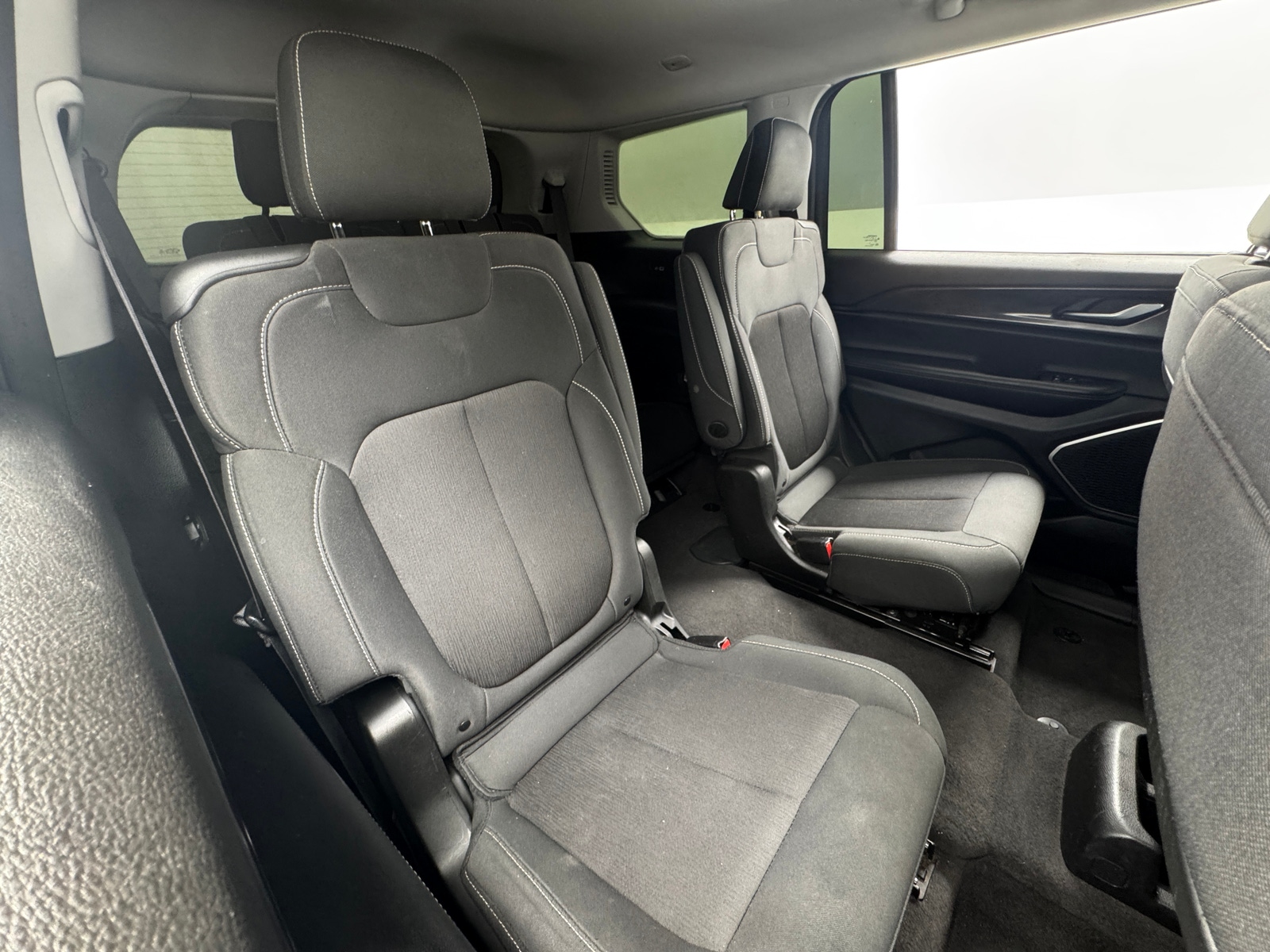 Thumbnail: 2022 Jeep Grand Cherokee L - 6