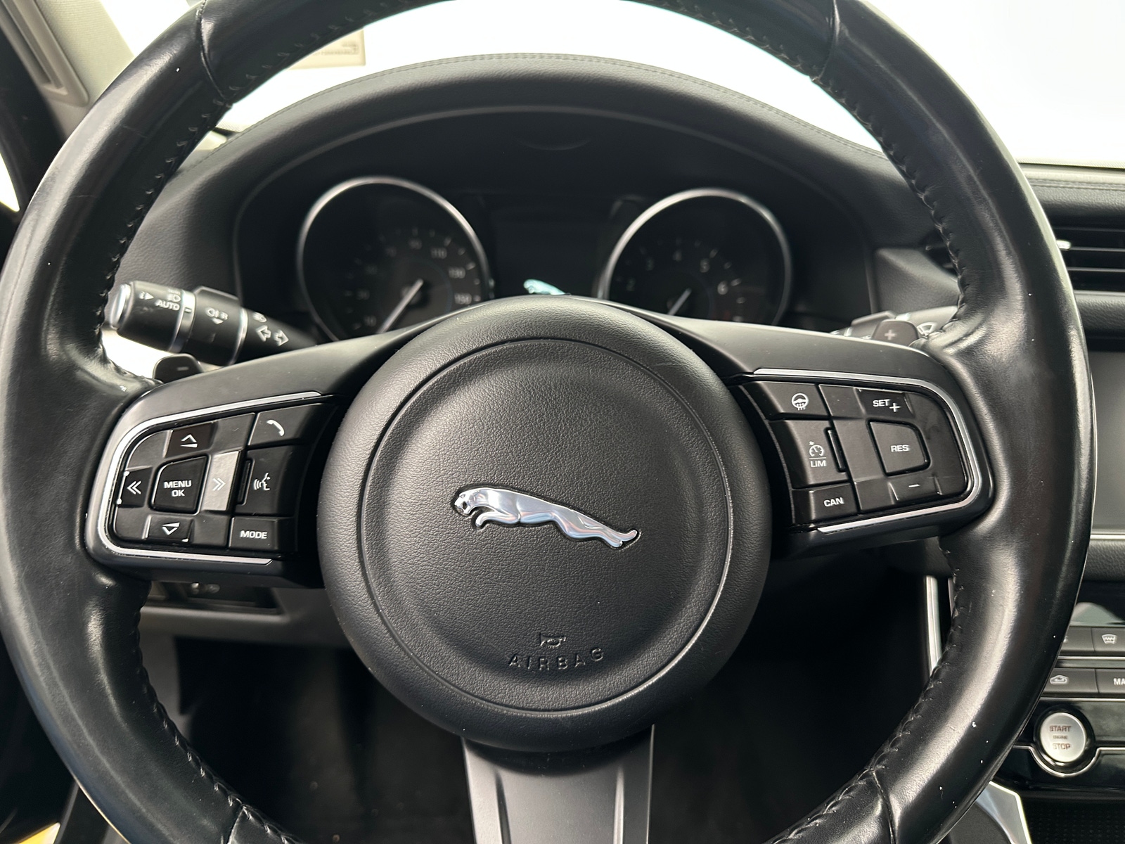 Thumbnail: 2016 Jaguar XF - 4