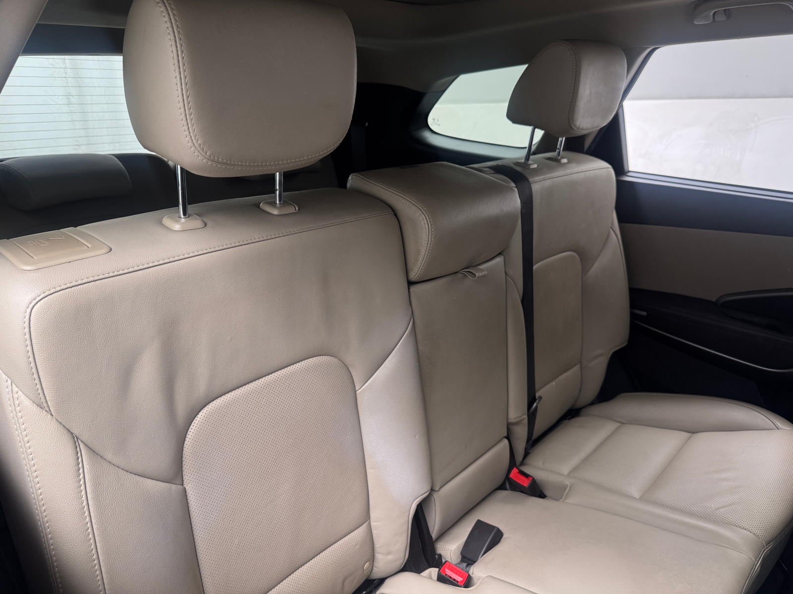 Thumbnail: 2017 Hyundai Santa Fe - 5