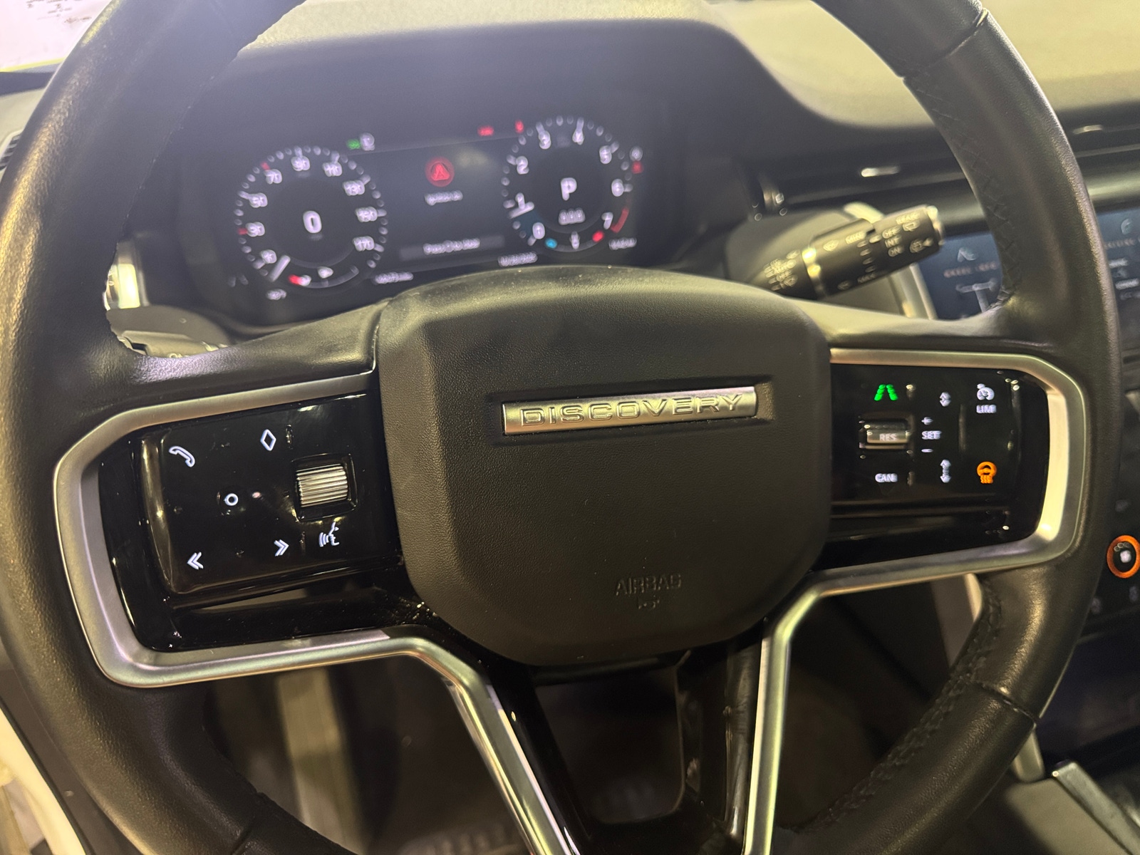 Thumbnail: 2023 Land Rover Discovery Sport - 4