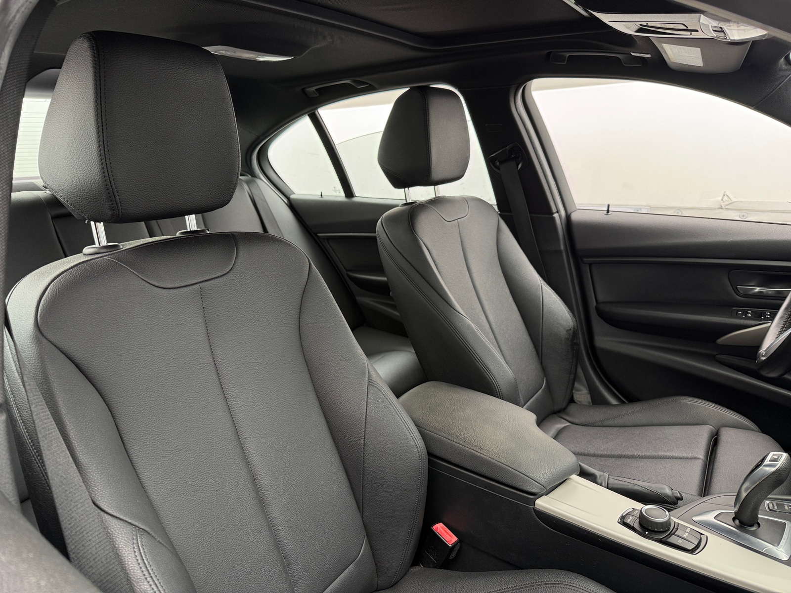 Thumbnail: 2016 BMW 3 Series - 2