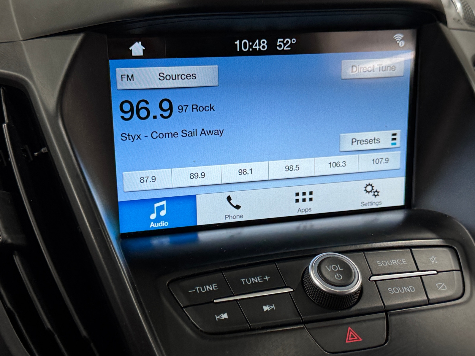 Thumbnail: 2019 Ford Escape - 3