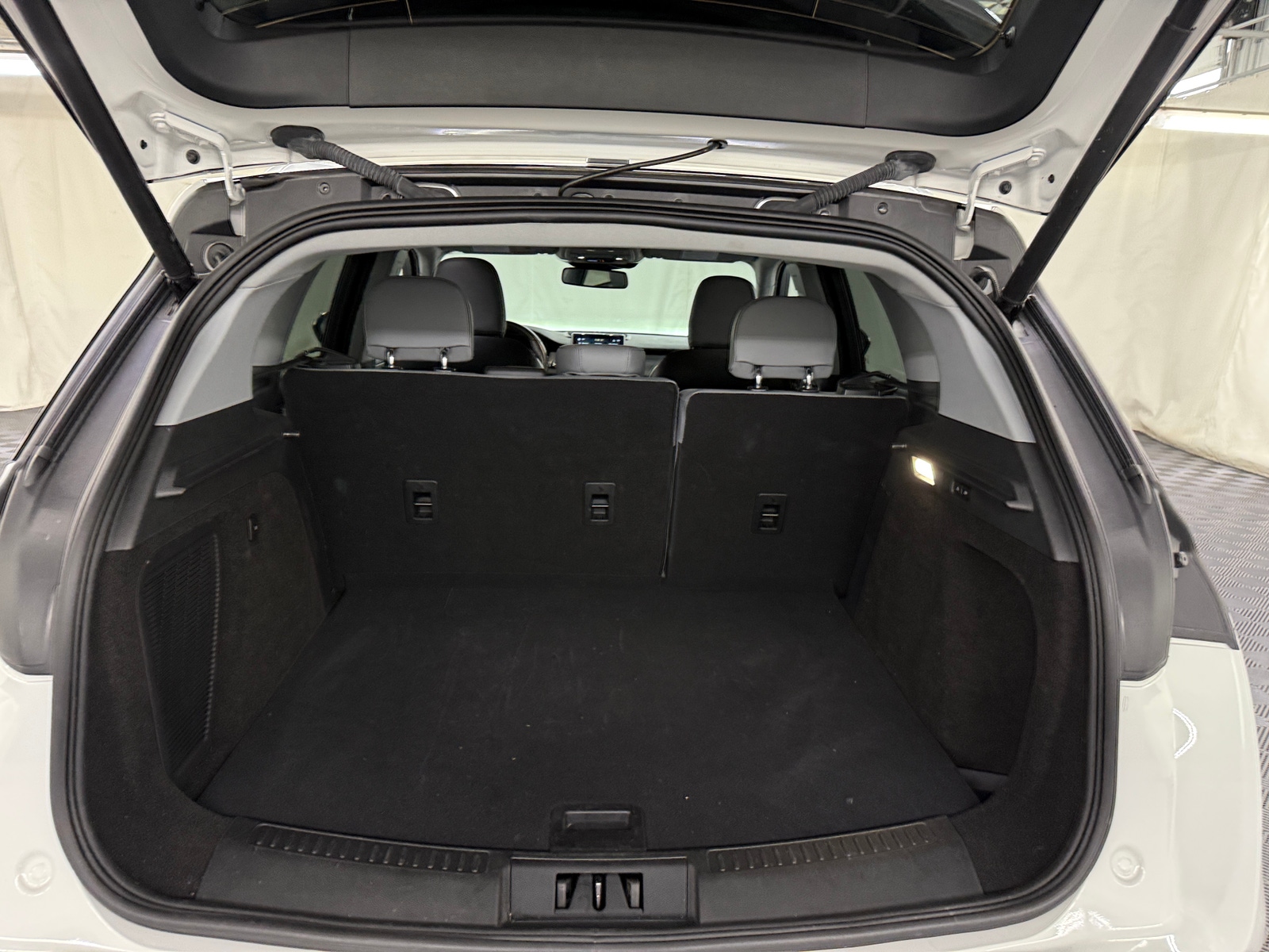 Thumbnail: 2022 Lincoln Corsair - 6