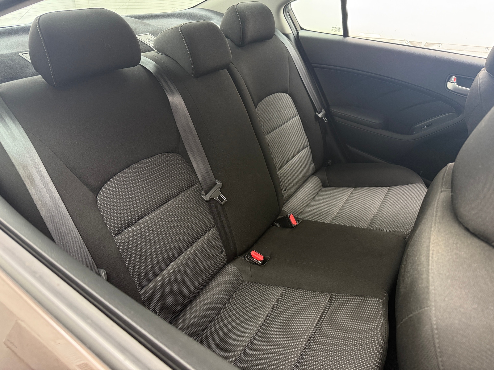 Thumbnail: 2017 Kia Forte - 6