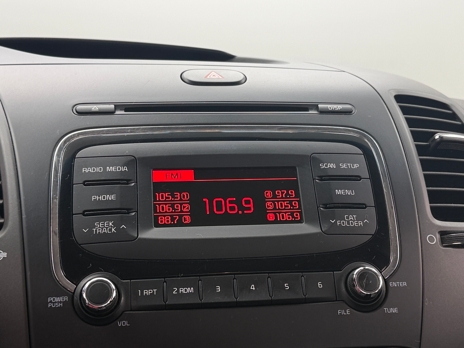 Thumbnail: 2017 Kia Forte - 4