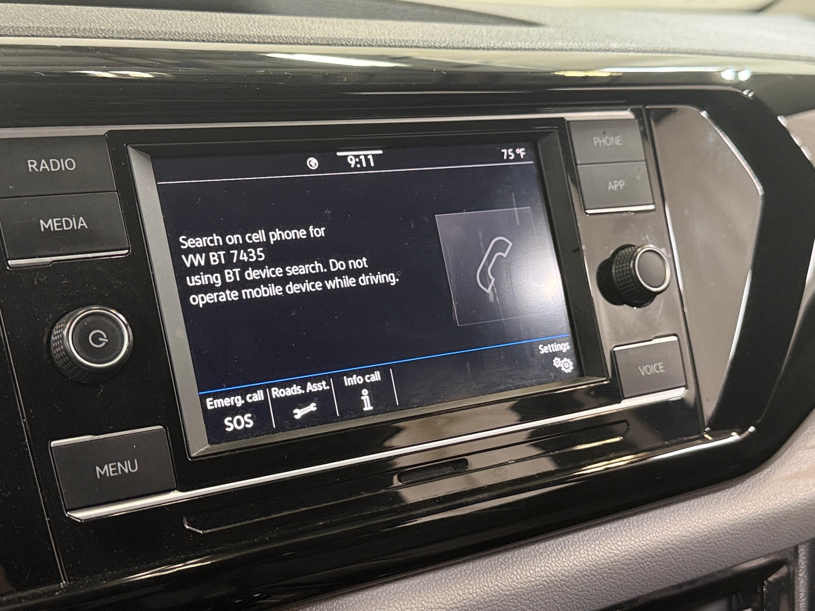 Thumbnail: 2022 Volkswagen Taos - 4