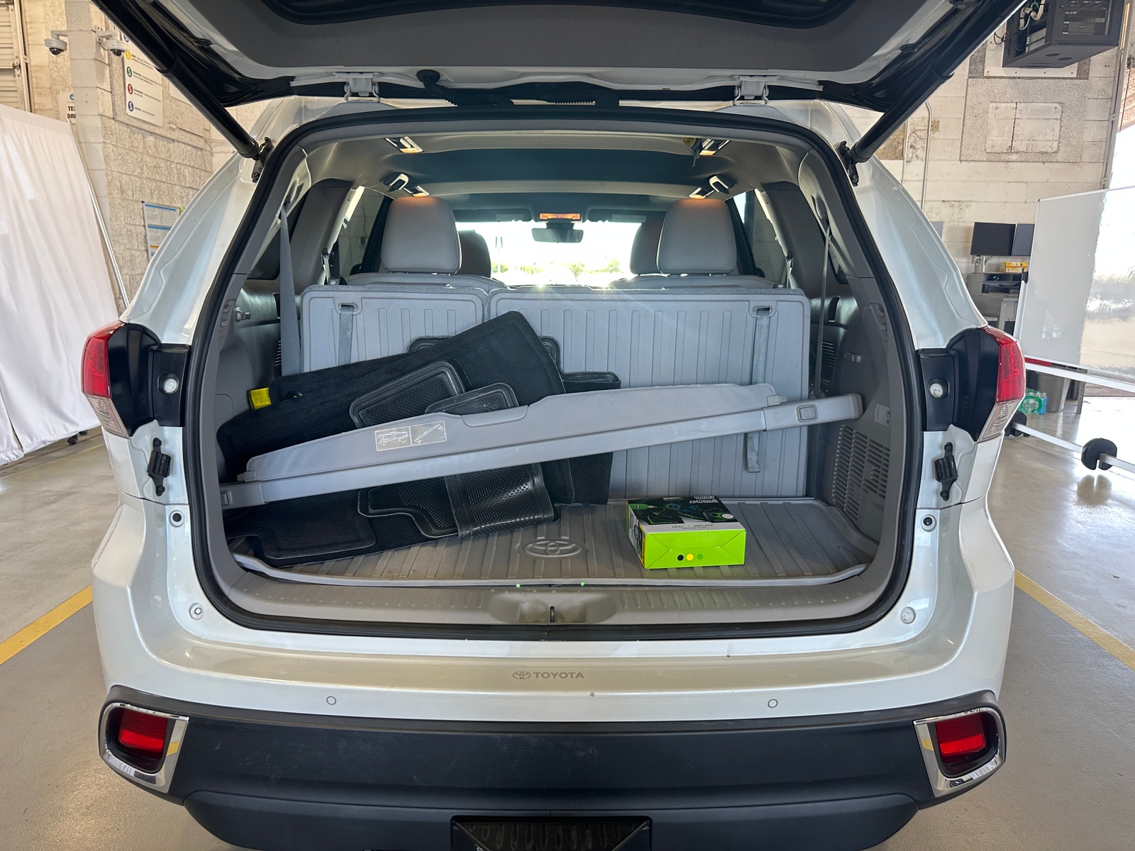 Thumbnail: 2019 Toyota Highlander - 6